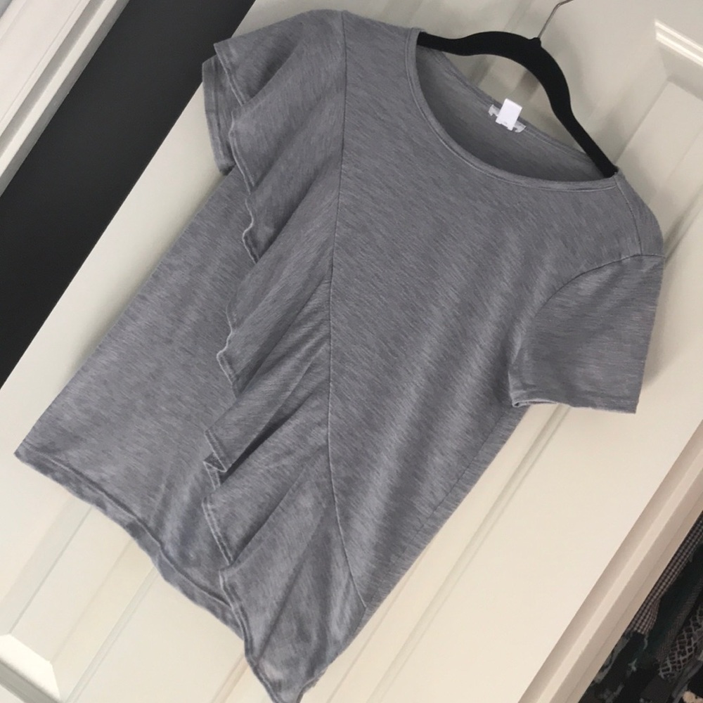 Gray ruffle tee XS